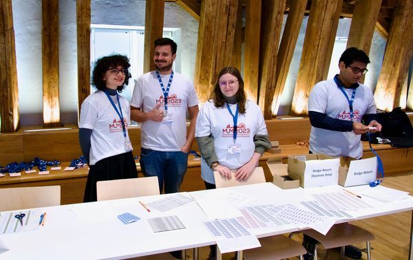 A group picture of the student volunteers.